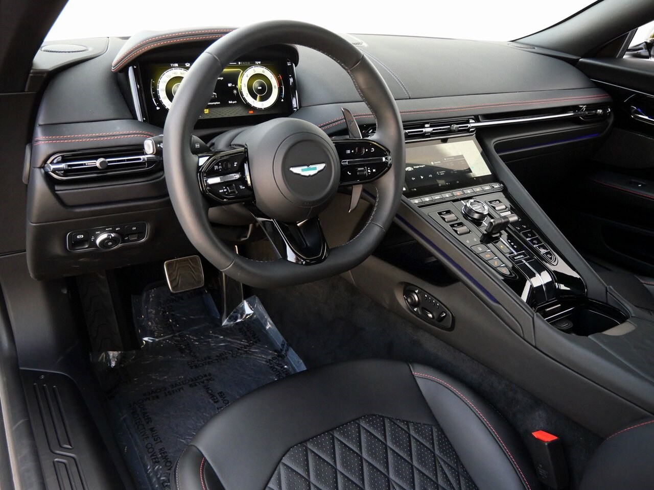 2025 Aston Martin DB12 photo 3