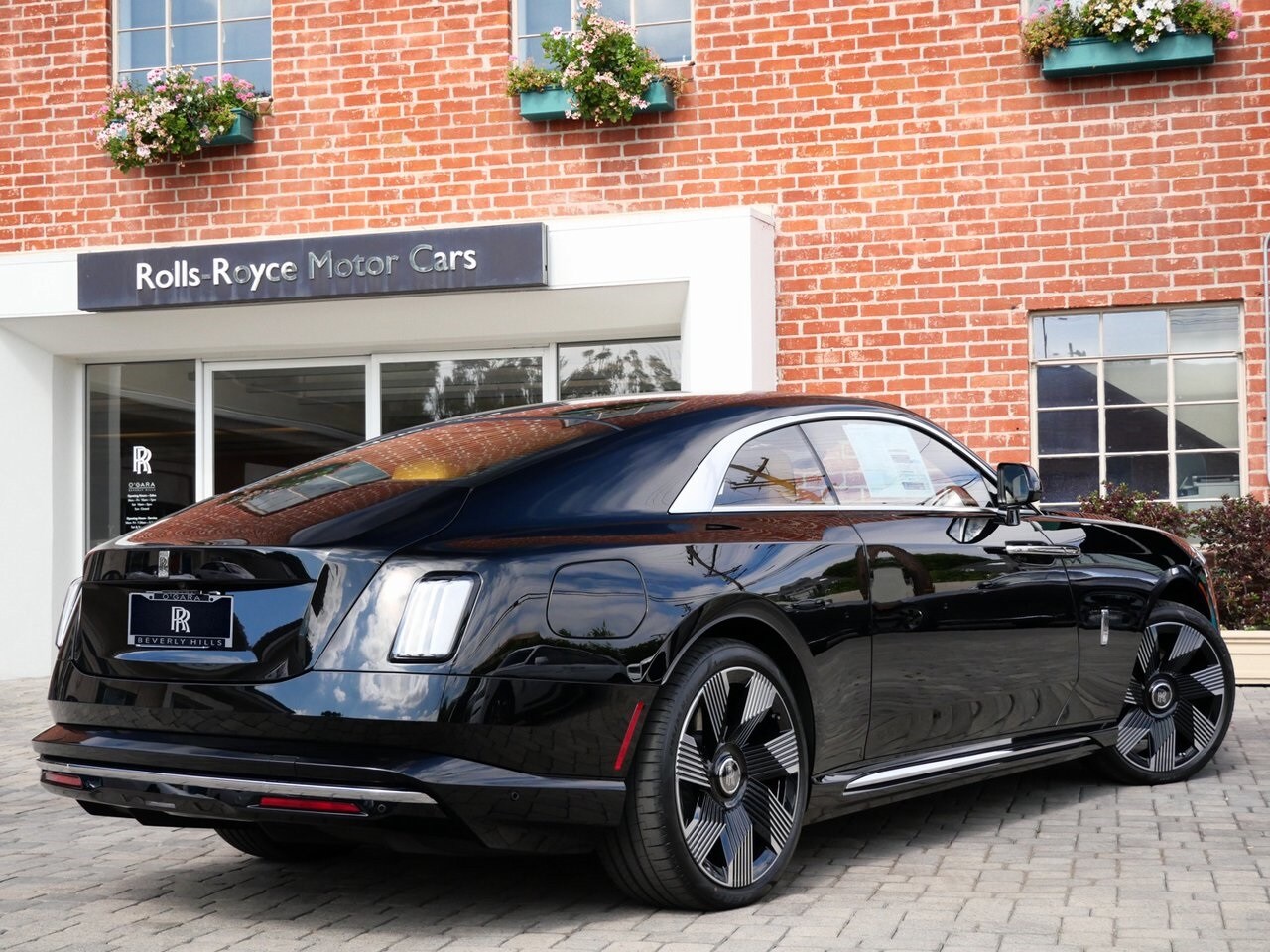 2025 Rolls Royce Spectre photo 2