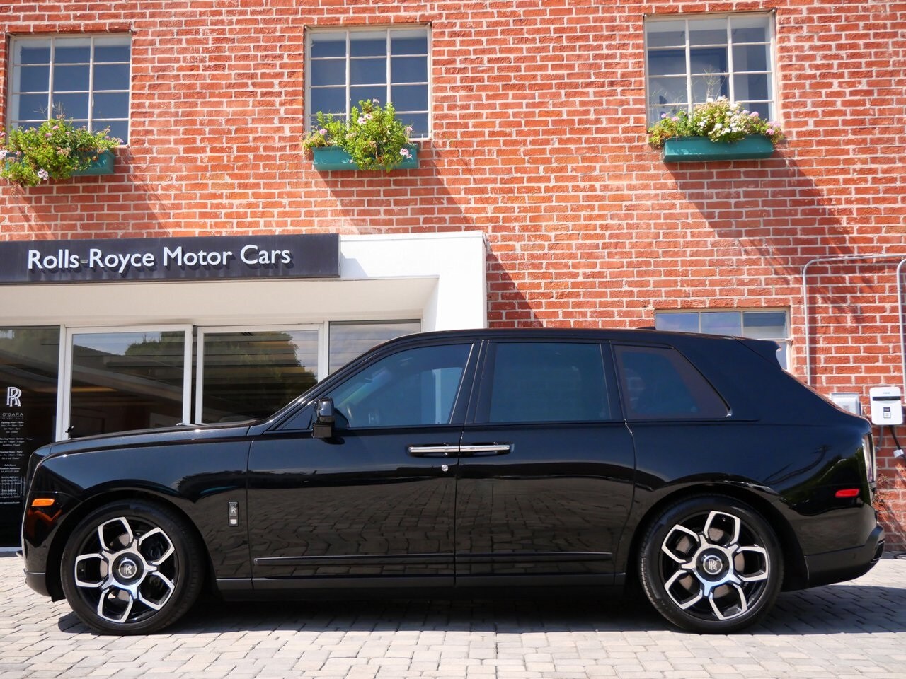 2022 Rolls Royce Cullinan Black Badge photo 3