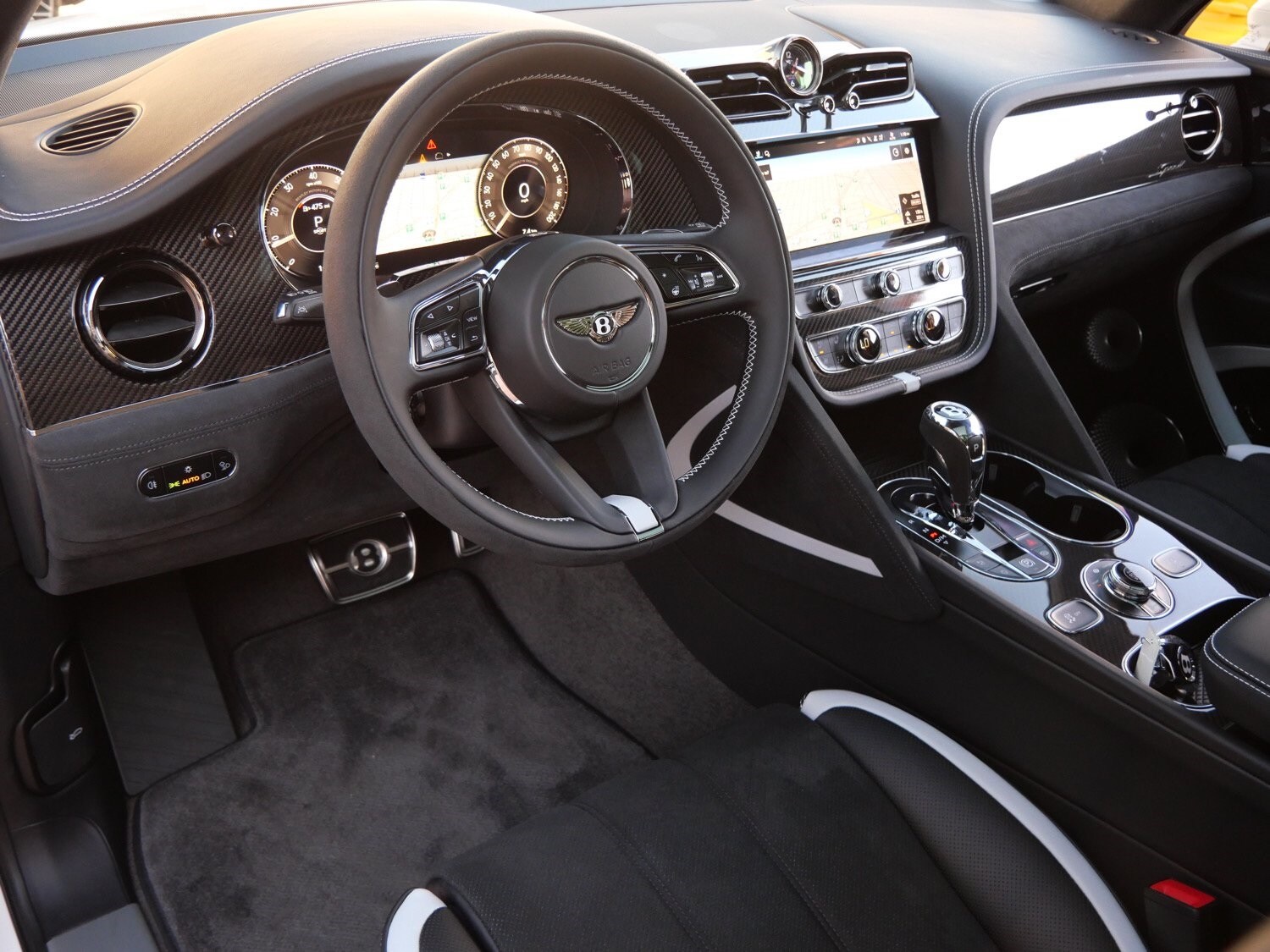 2026 Bentley Bentayga Speed photo 2