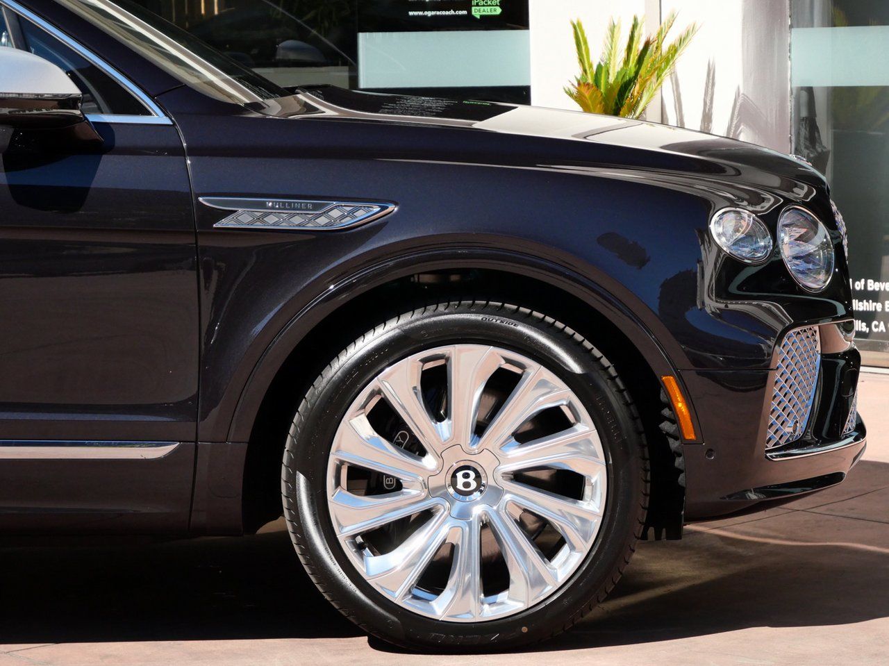 2025 Bentley Bentayga EWB Mulliner photo 6