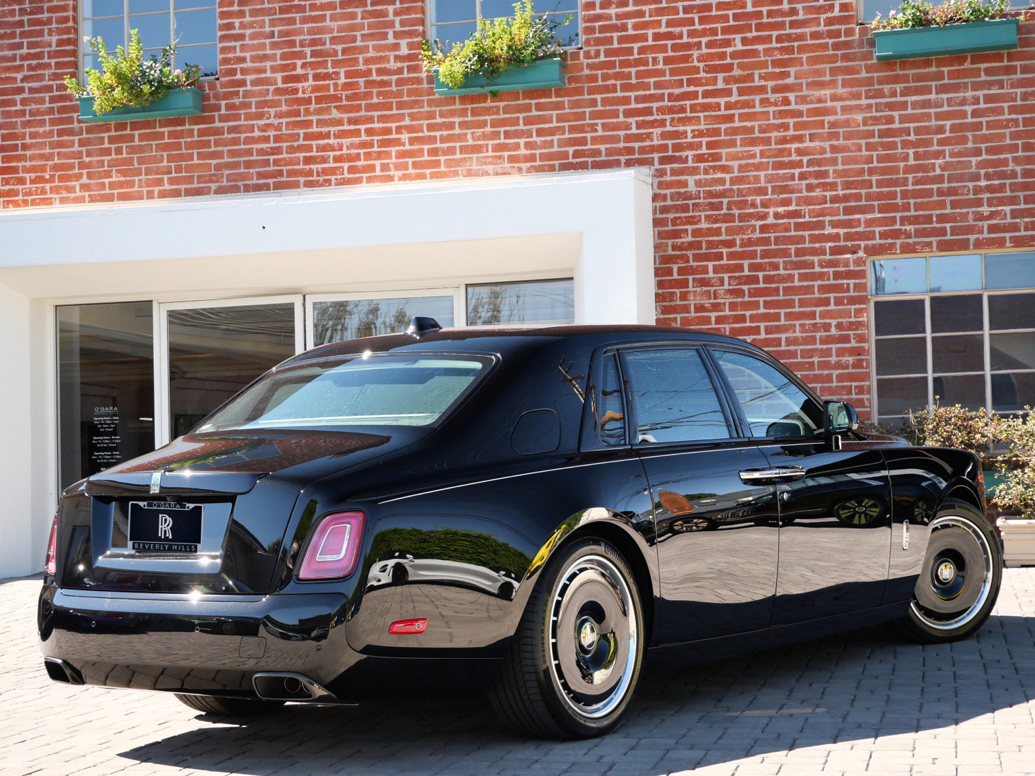New 2027 Rolls-Royce Phantom Sedan