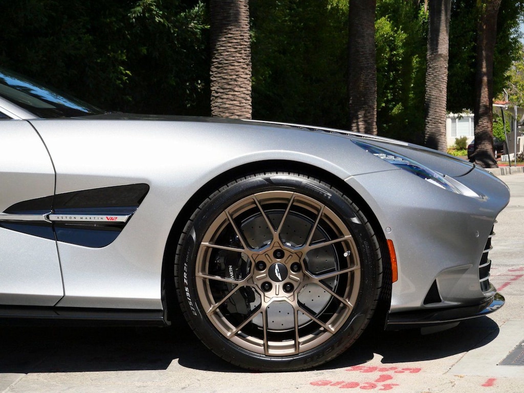 New 2025 Aston Martin Vanquish V12 Coupe