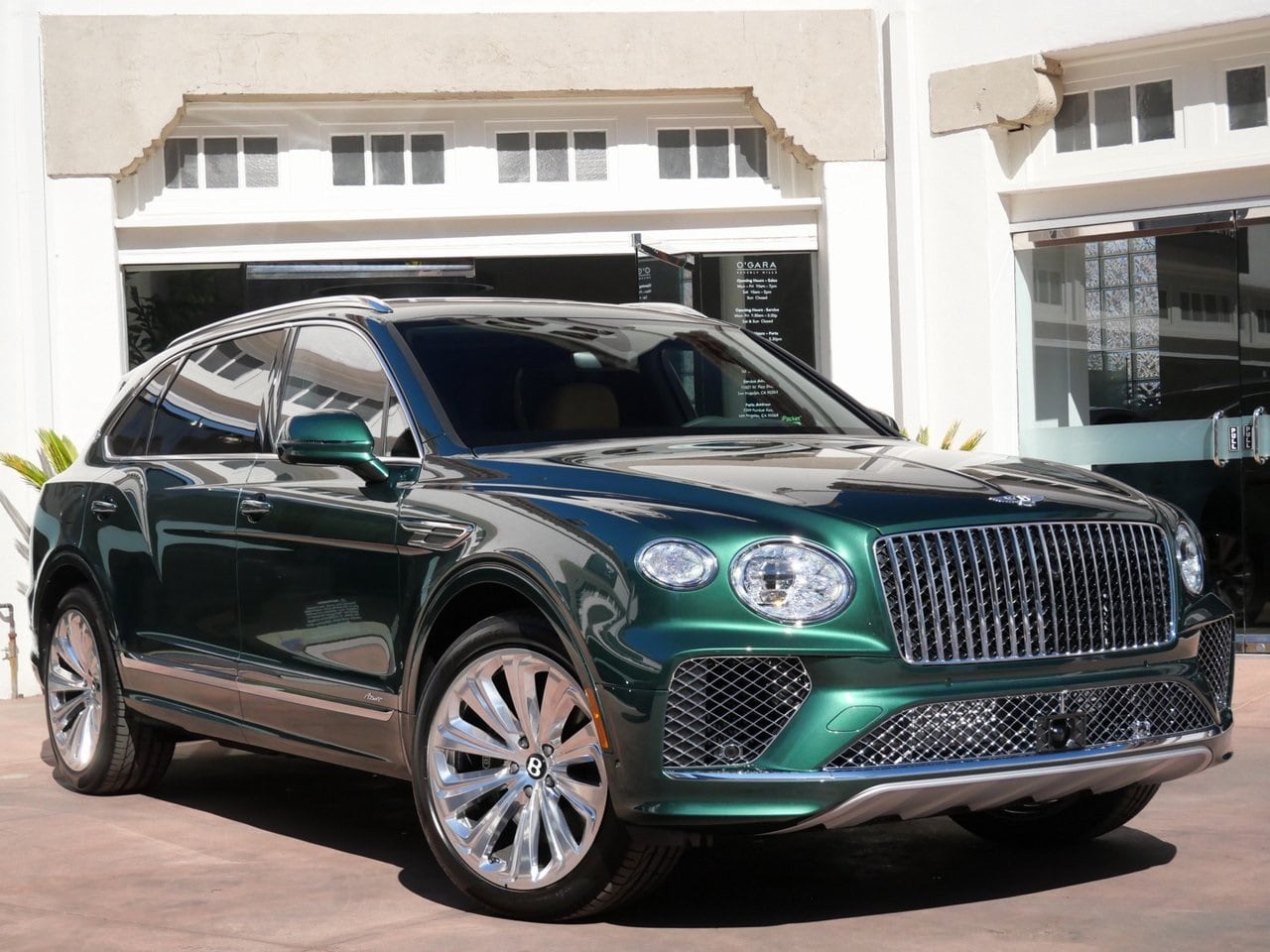 2025 Bentley Bentayga Azure's photo
