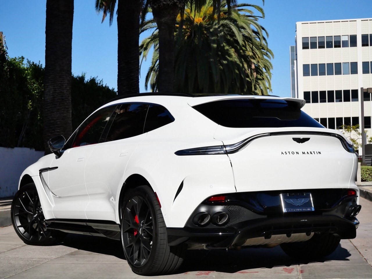 2025 Aston Martin DBX AM8 DBX707 photo 2