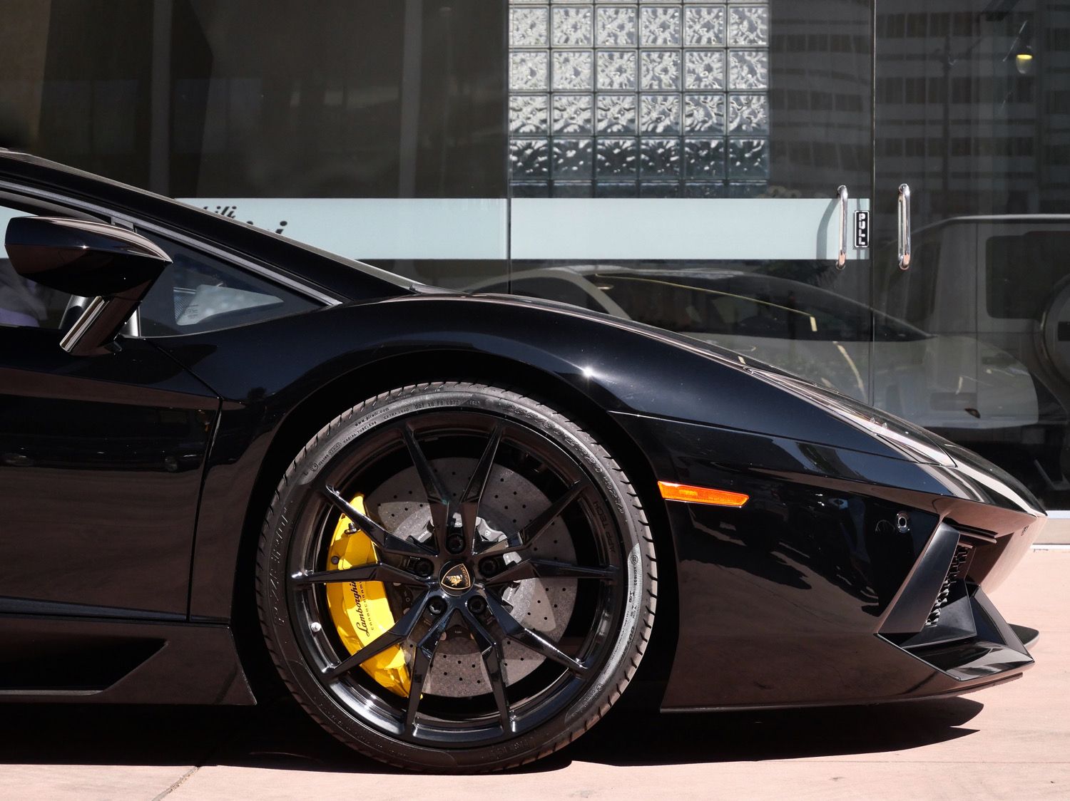 2014 Lamborghini Aventador LP700-4 photo 3