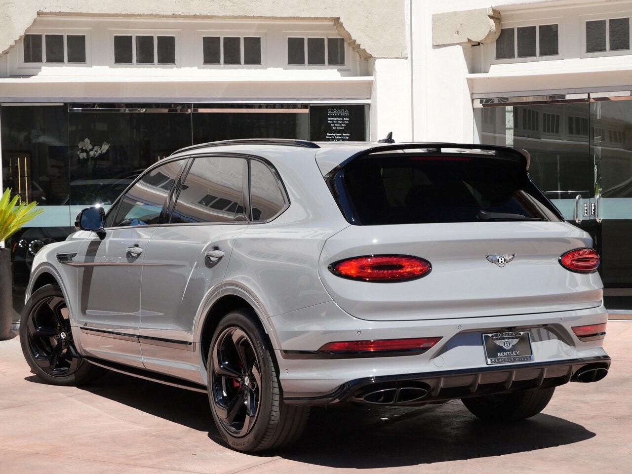 2022 Bentley Bentayga S photo 3