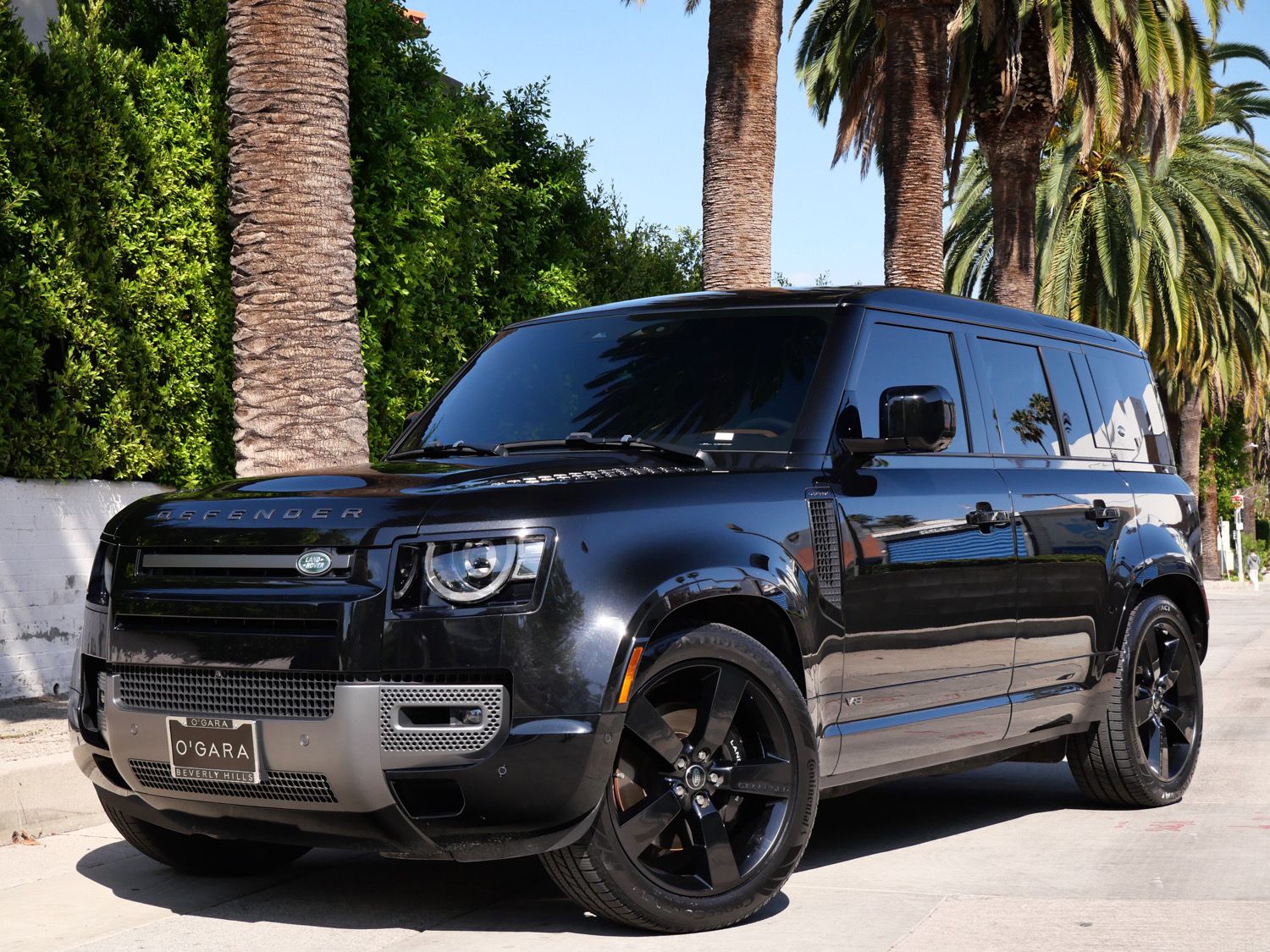 2024 Land Rover Defender 110 V8 photo 2