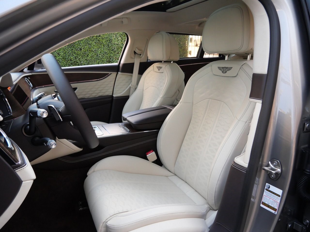 2025 Bentley Flying Spur Speed photo 2