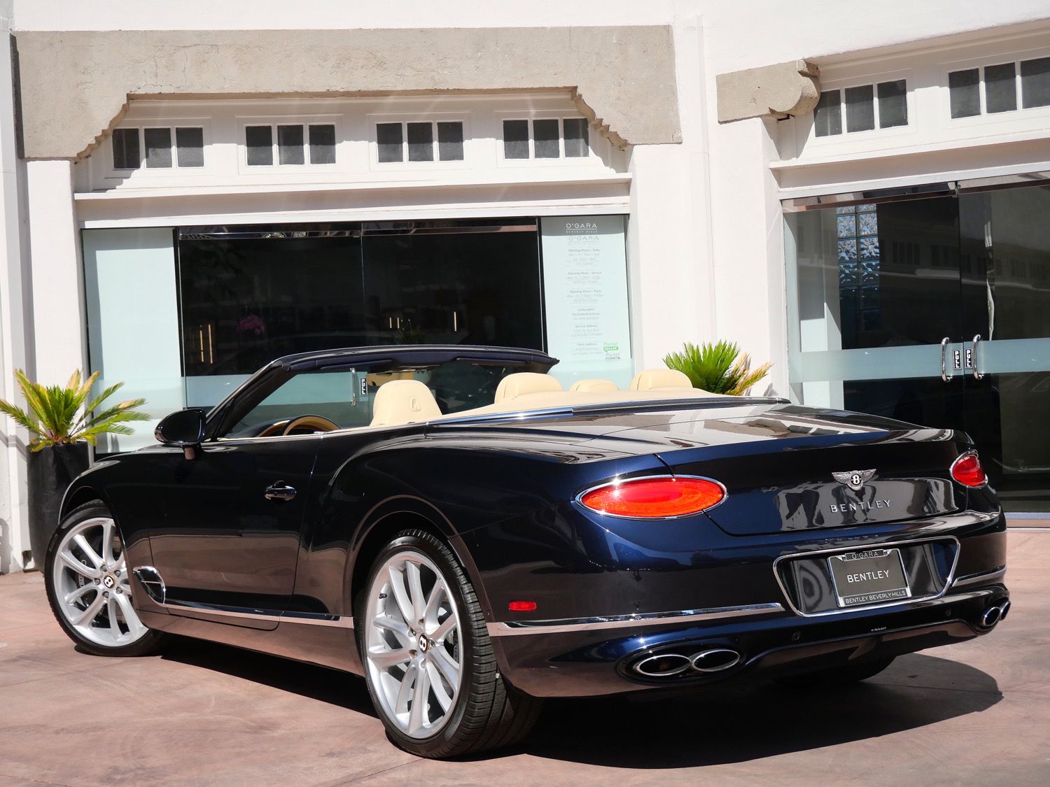 2020 Bentley Continental GTC V8 photo 2