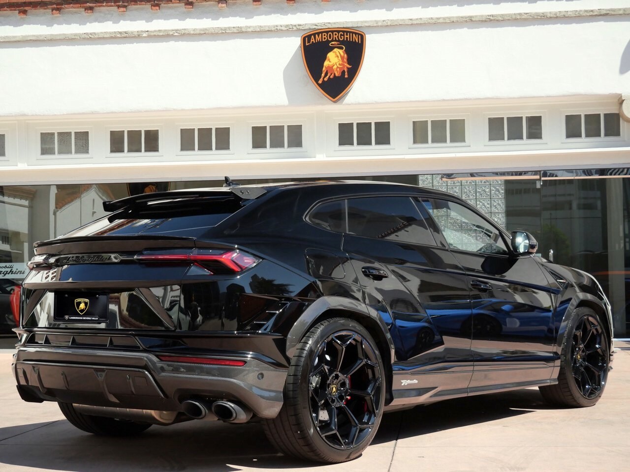 2024 Lamborghini Urus Performante photo 3
