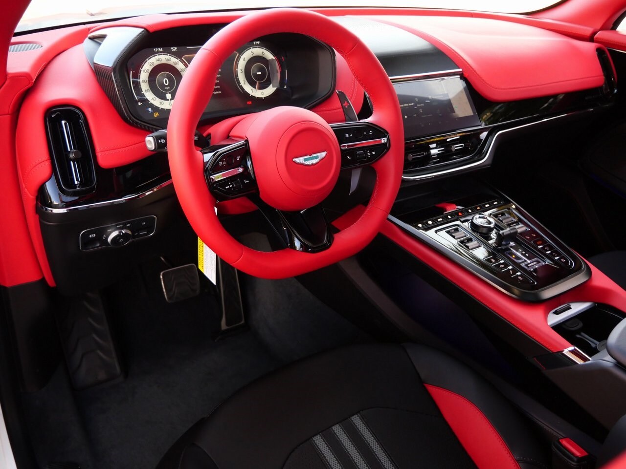 2025 Aston Martin DBX AM8 DBX707 photo 3