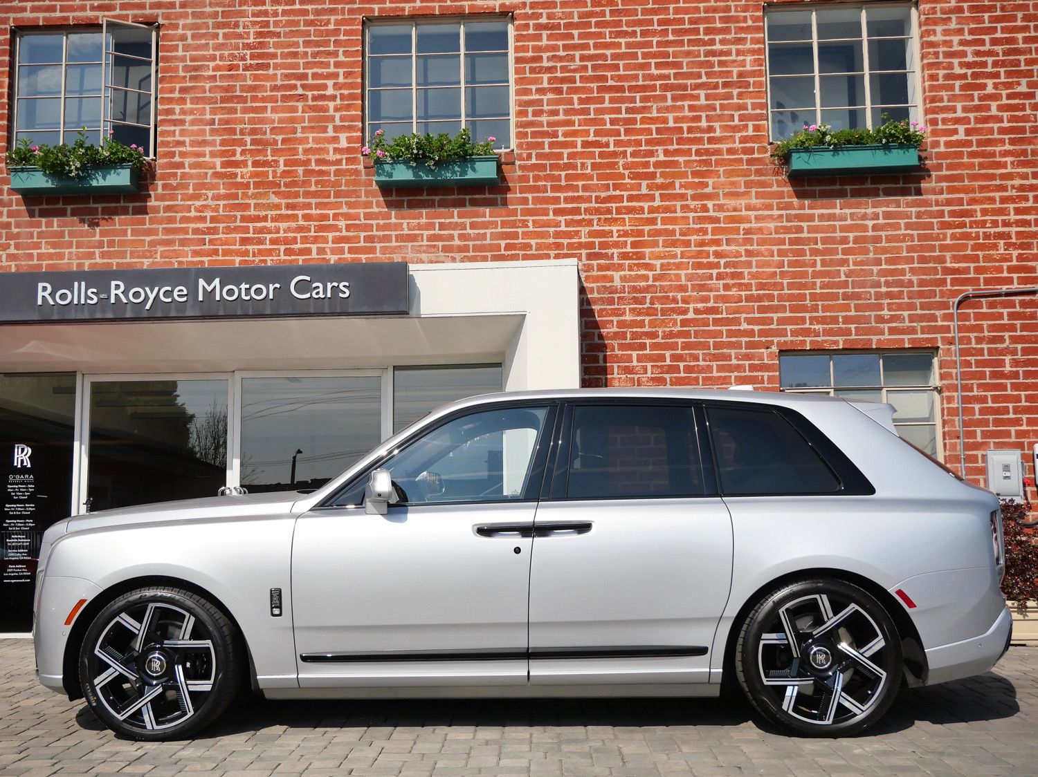 2026 Rolls-Royce Black Badge Cullinan . photo 2