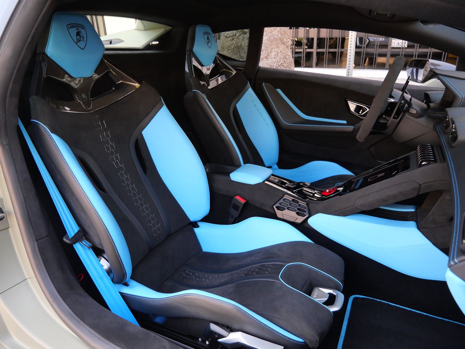 2023 Lamborghini Huracan Tecnica photo 3