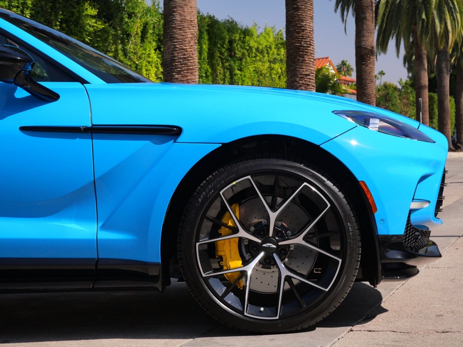 2025 Aston Martin DBX DBX707 photo 4