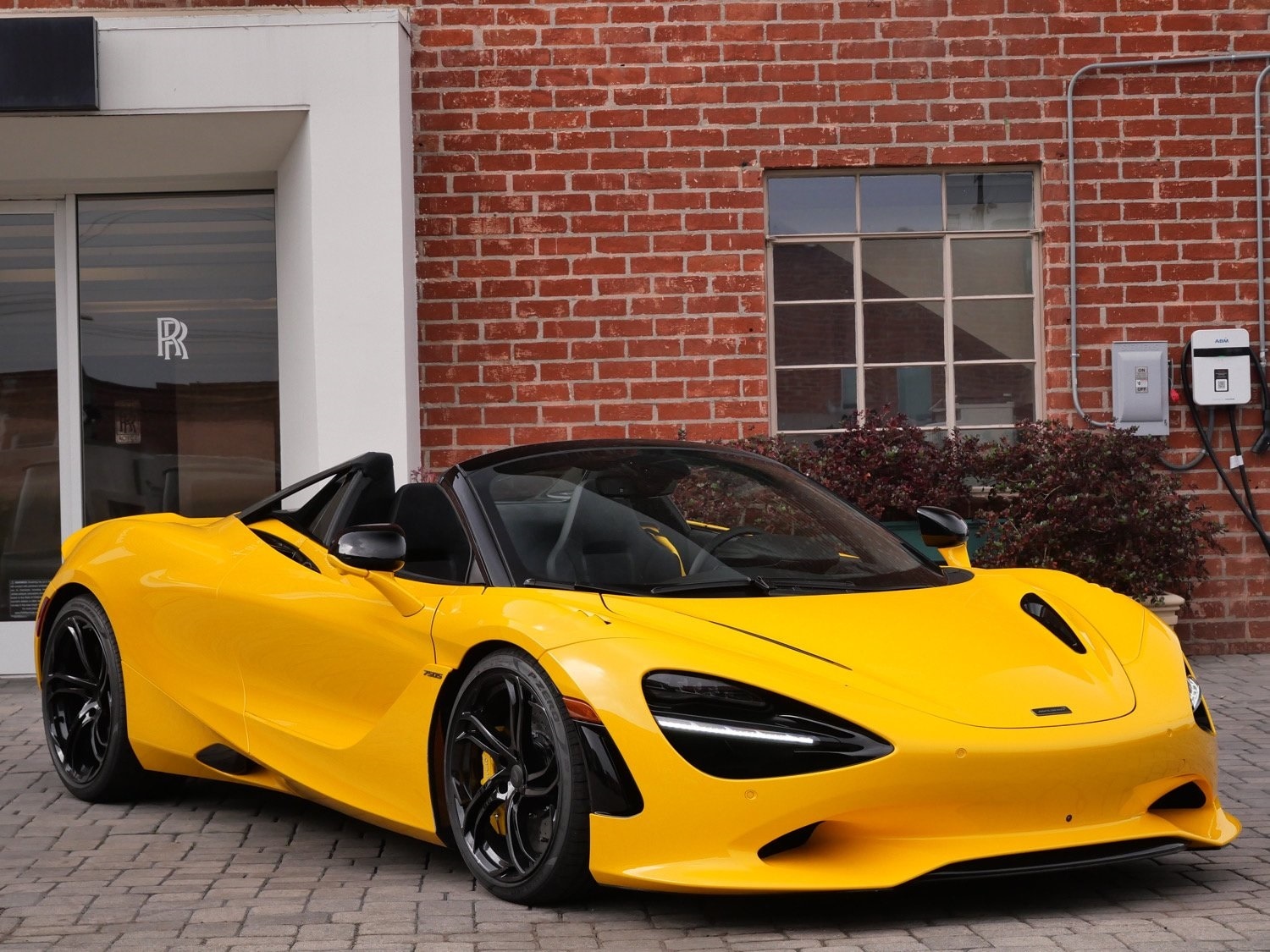 2026 McLaren 750S Base
