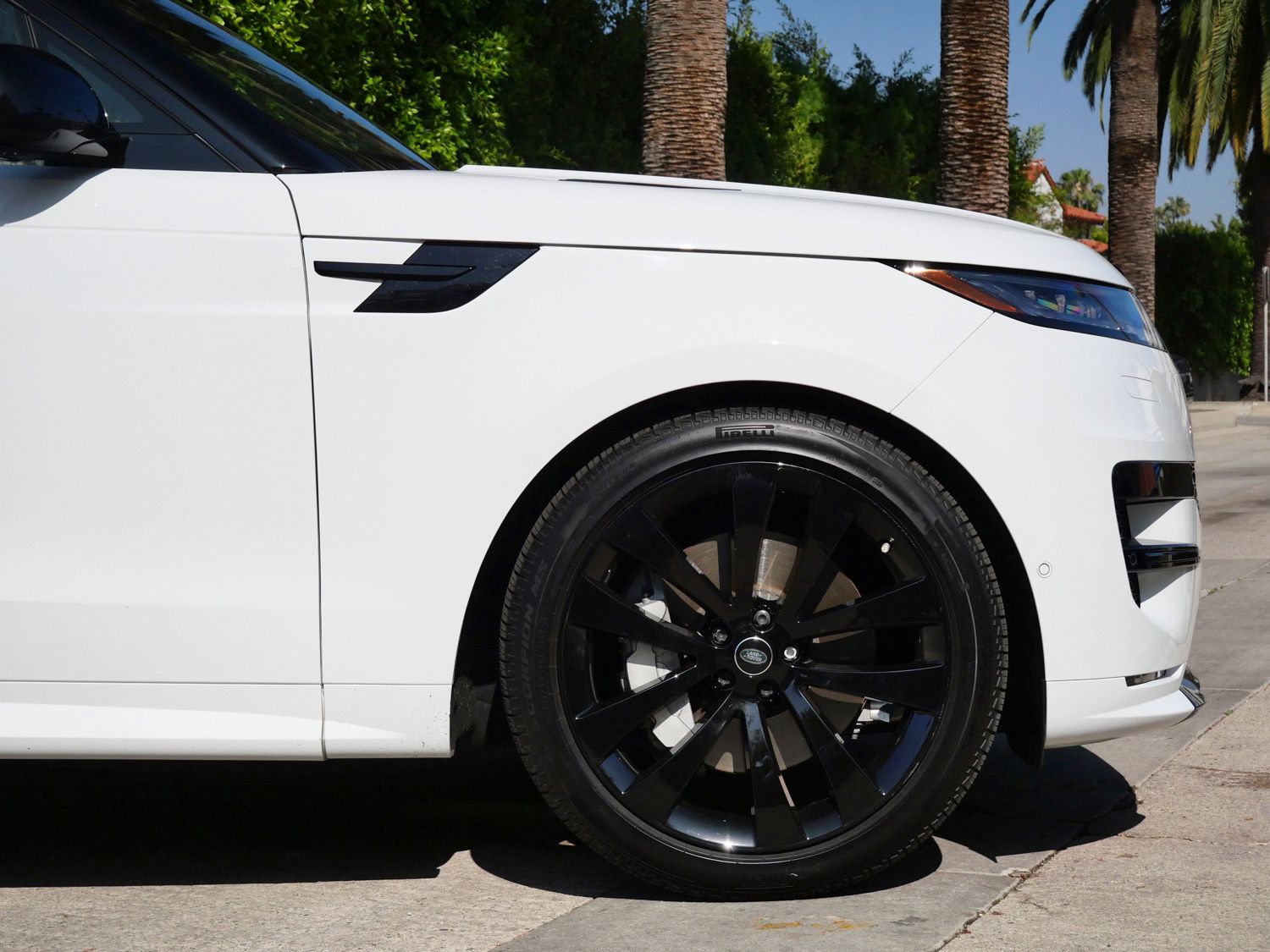 2025 Land Rover Range Rover Sport Dynamic SE photo 6