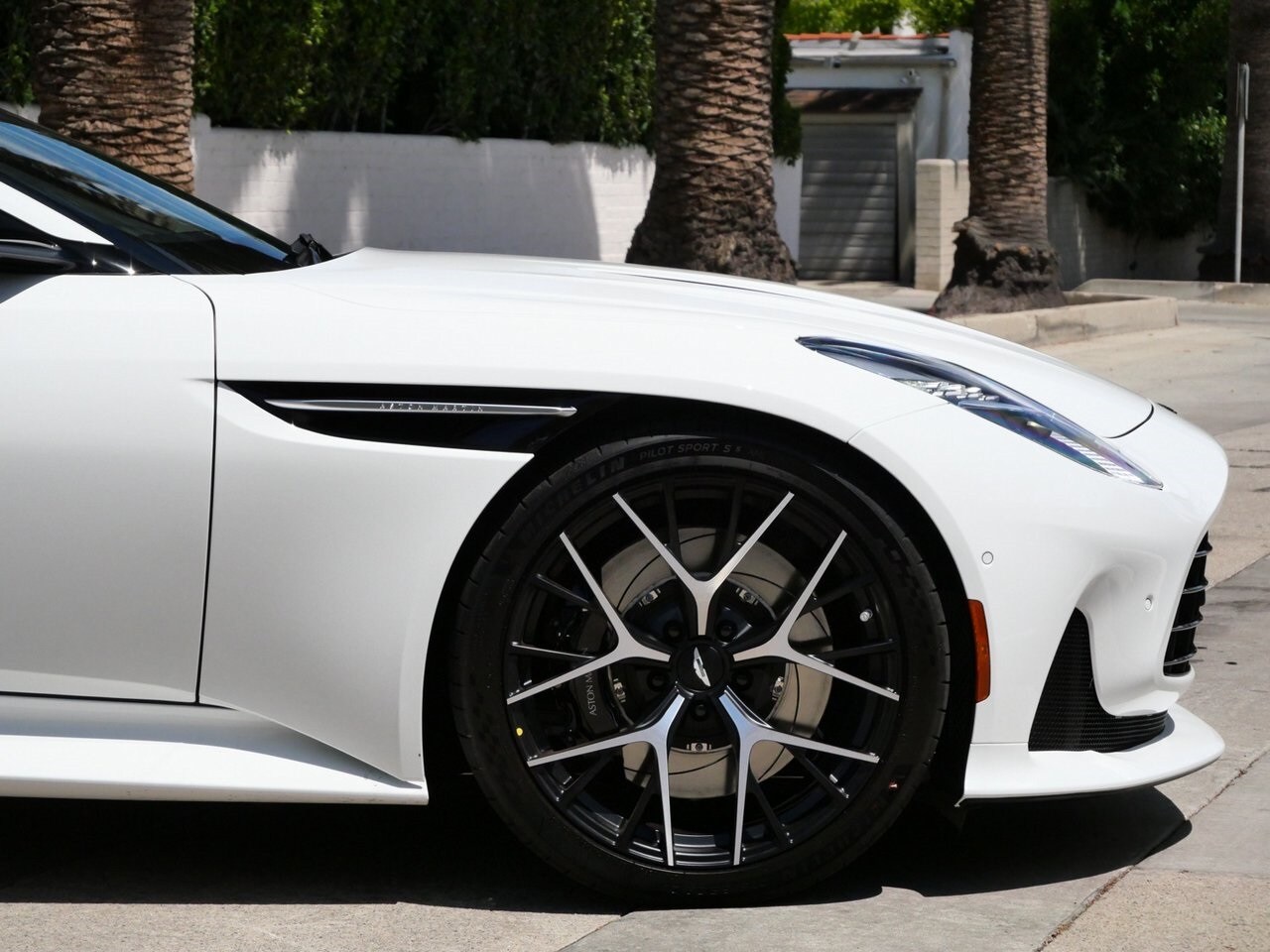 2026 Aston Martin DB12 AM5 photo 4