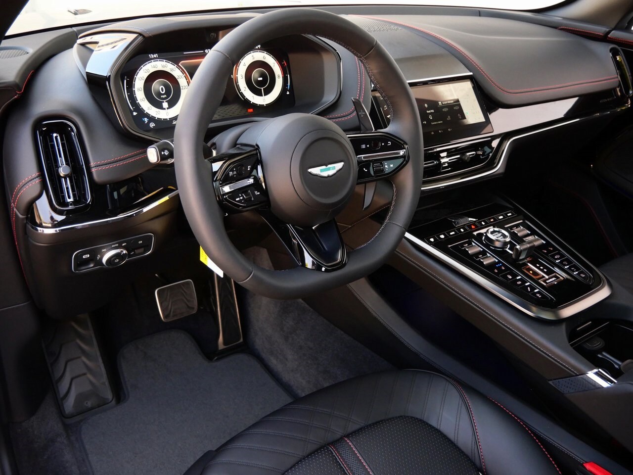 2025 Aston Martin DBX AM8 DBX707 photo 3