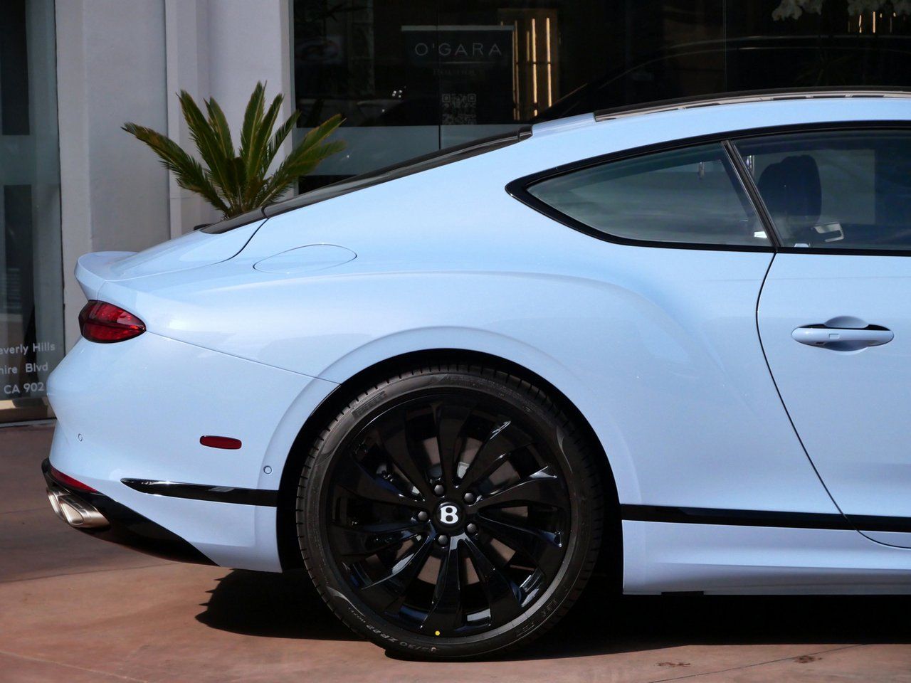 2025 Bentley Continental GT Black Edition - Photo 9