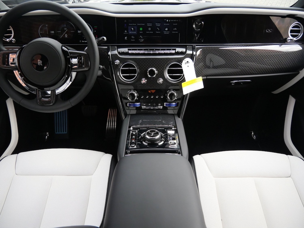 New 2026 Rolls-Royce Black Badge Cullinan