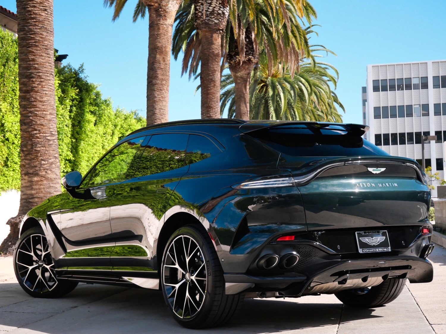 2026 Aston Martin DBX DBX707 photo 2
