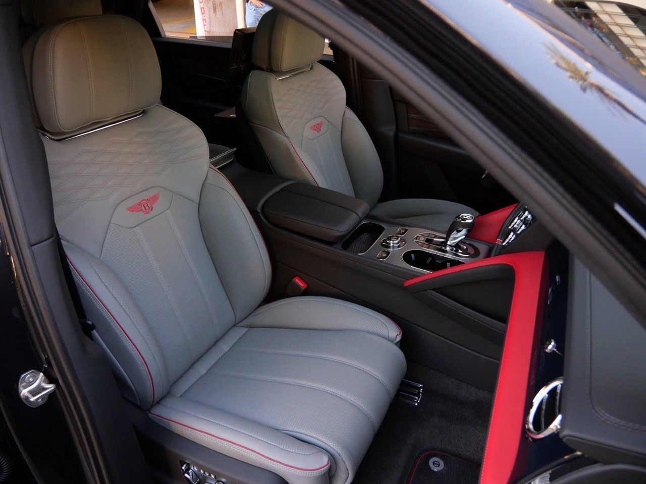2025 Bentley Bentayga Mulliner - Photo 31
