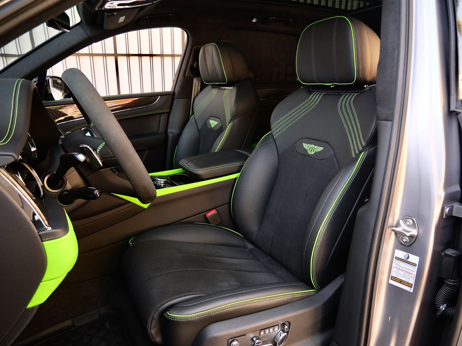 2025 Bentley Bentayga Black Edition - Photo 13