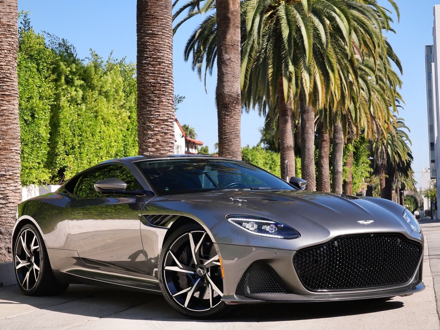 2019 Aston Martin DBS Superleggera Base