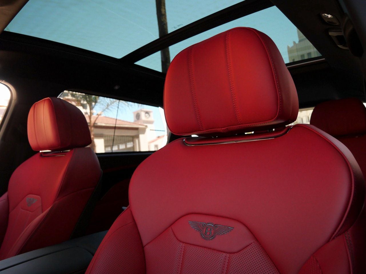 2025 Bentley Bentayga Mulliner - Photo 18
