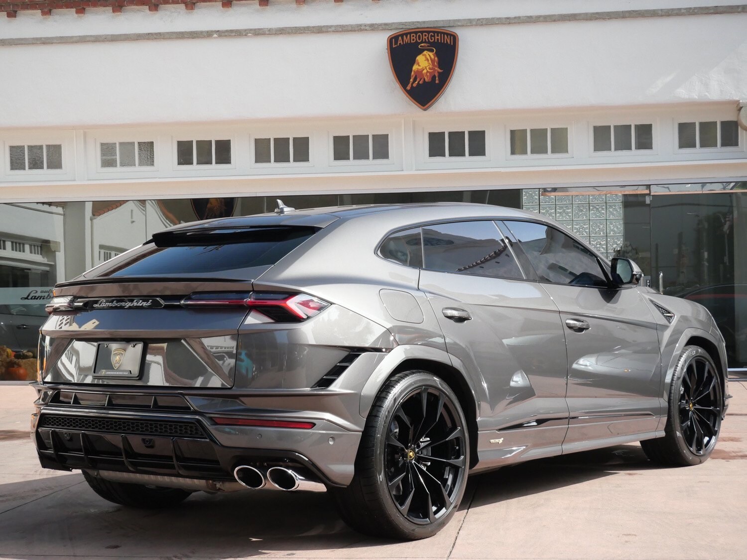 2024 Lamborghini Urus S photo 3