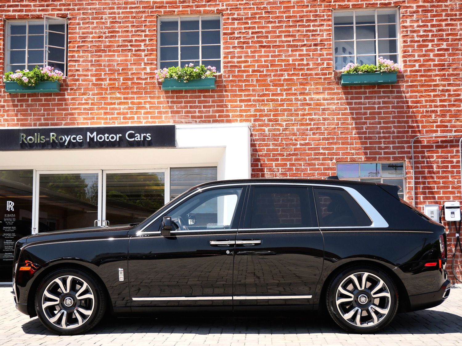 2022 Rolls-Royce Cullinan photo 2