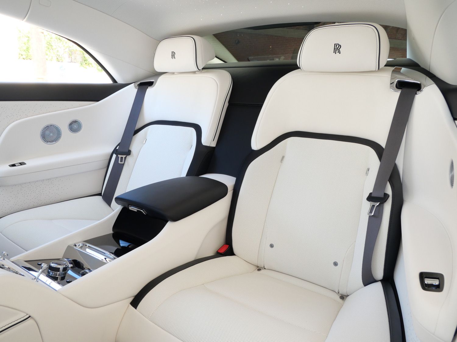 2024 Rolls-Royce Spectre photo 3