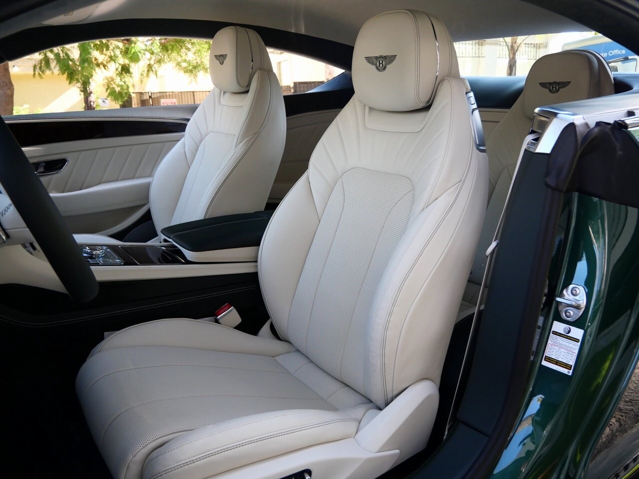 2024 Bentley Continental GT photo 2