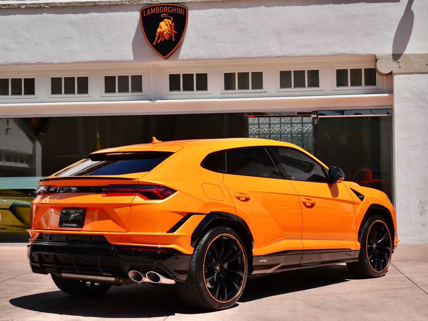 2024 Lamborghini Urus S photo 2