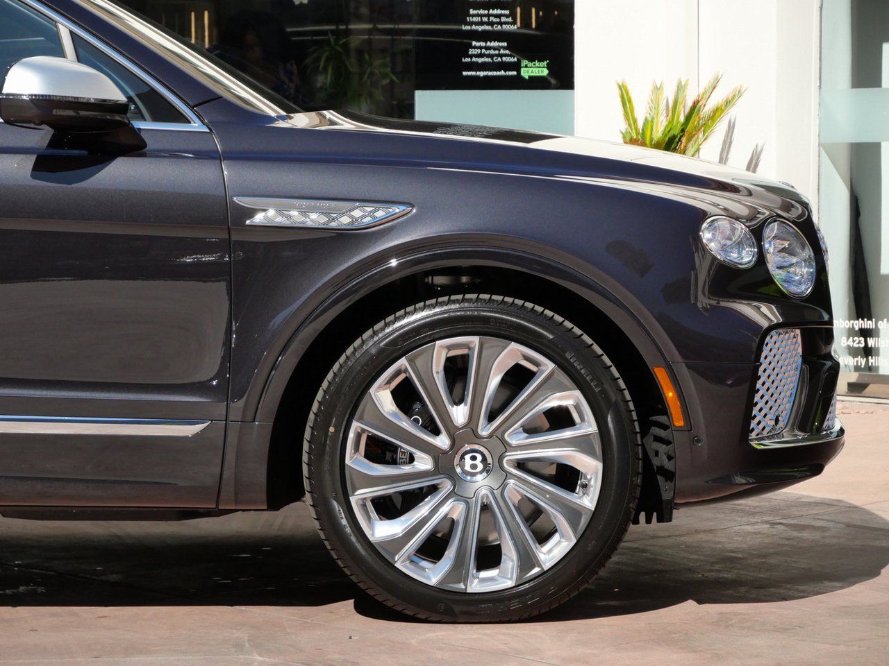 2025 Bentley Bentayga EWB Mulliner photo 5