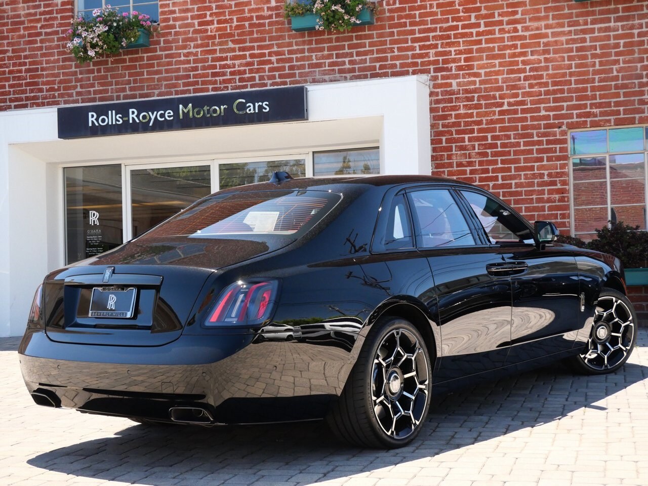 2025 Rolls Royce Ghost Black Badge photo 2