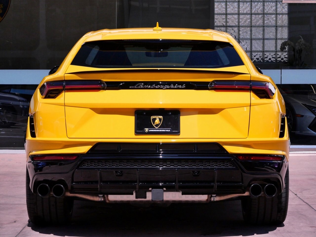 2023 Lamborghini Urus S photo 4