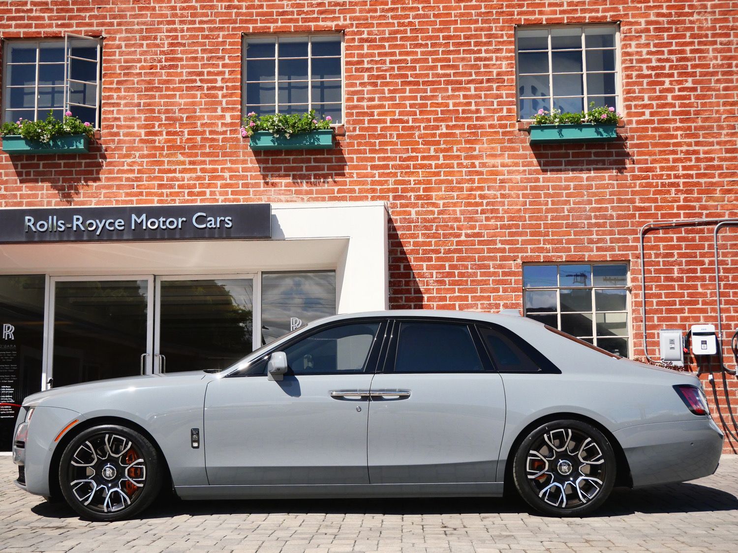 2023 Rolls-Royce Black Badge Ghost . photo 2