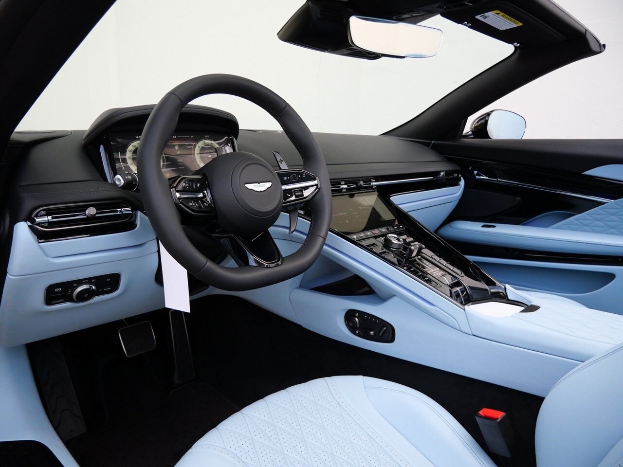2026 Aston Martin DB12 AM5 photo 3