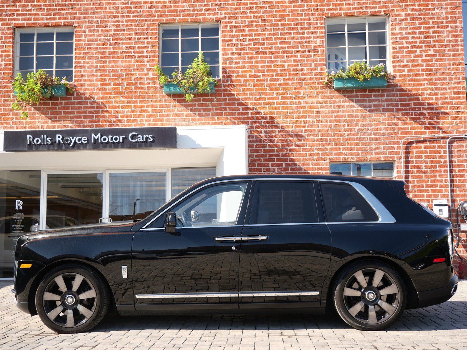 2023 Rolls-Royce Cullinan photo 2