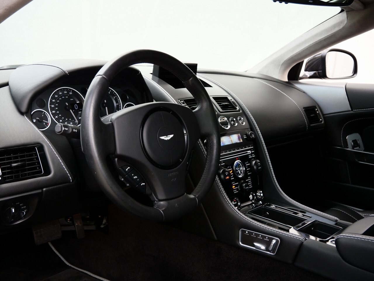 2015 Aston Martin DB9 VH1 photo 3