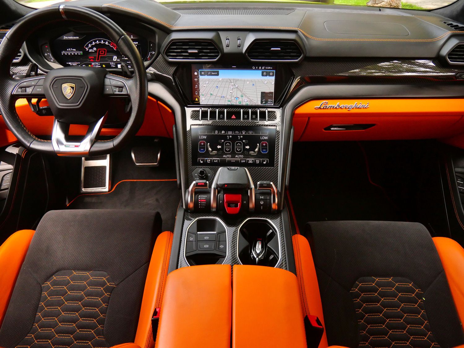 2022 Lamborghini Urus photo 6