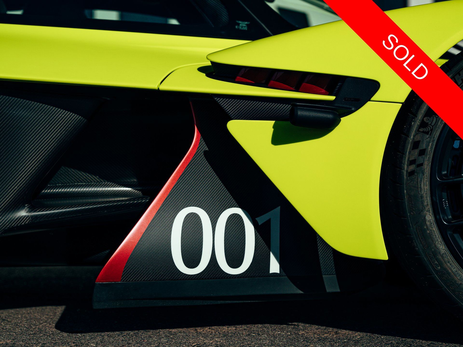 2024 Aston Martin Valkyrie photo 3