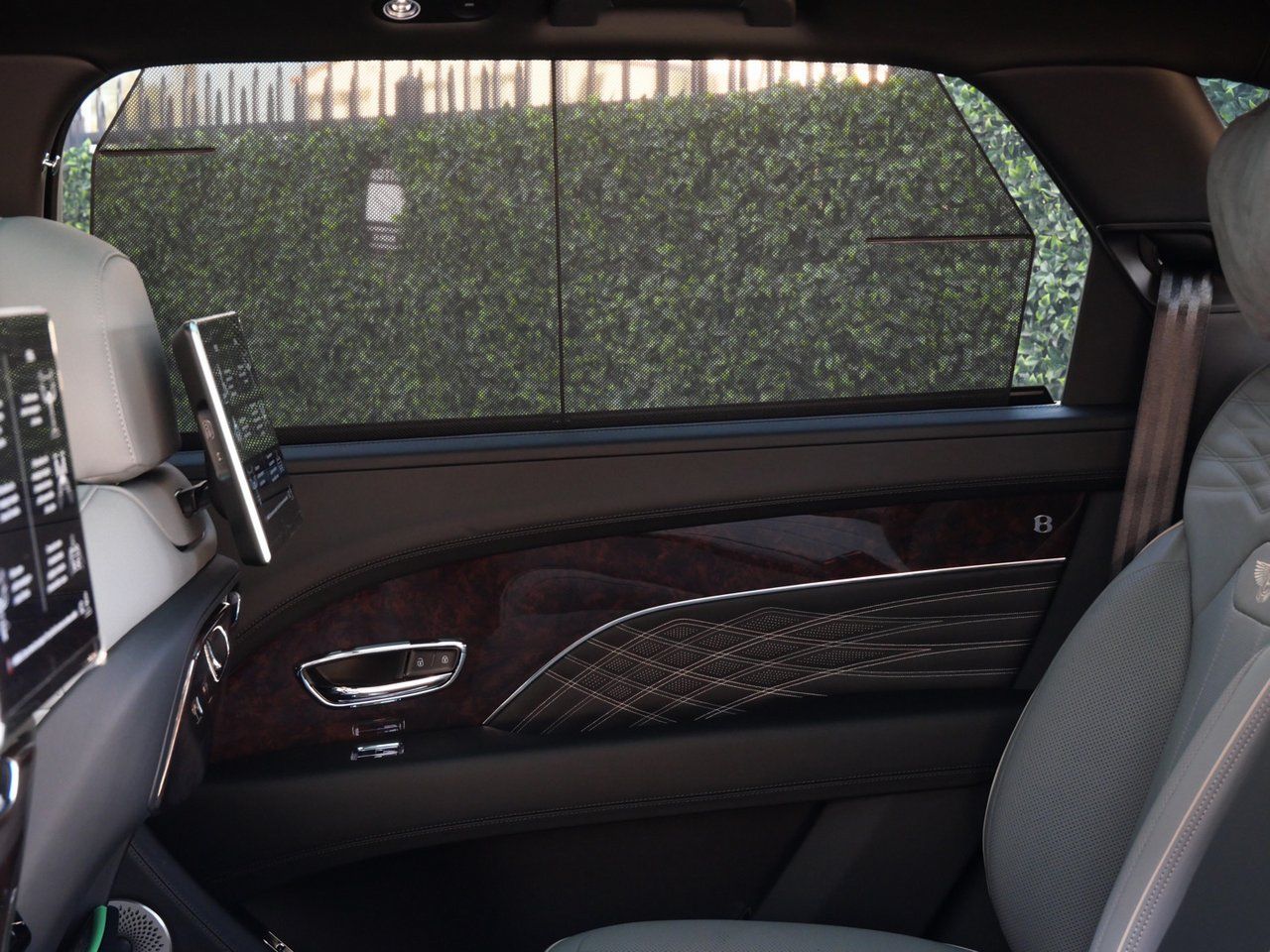 2025 Bentley Bentayga Mulliner - Photo 25