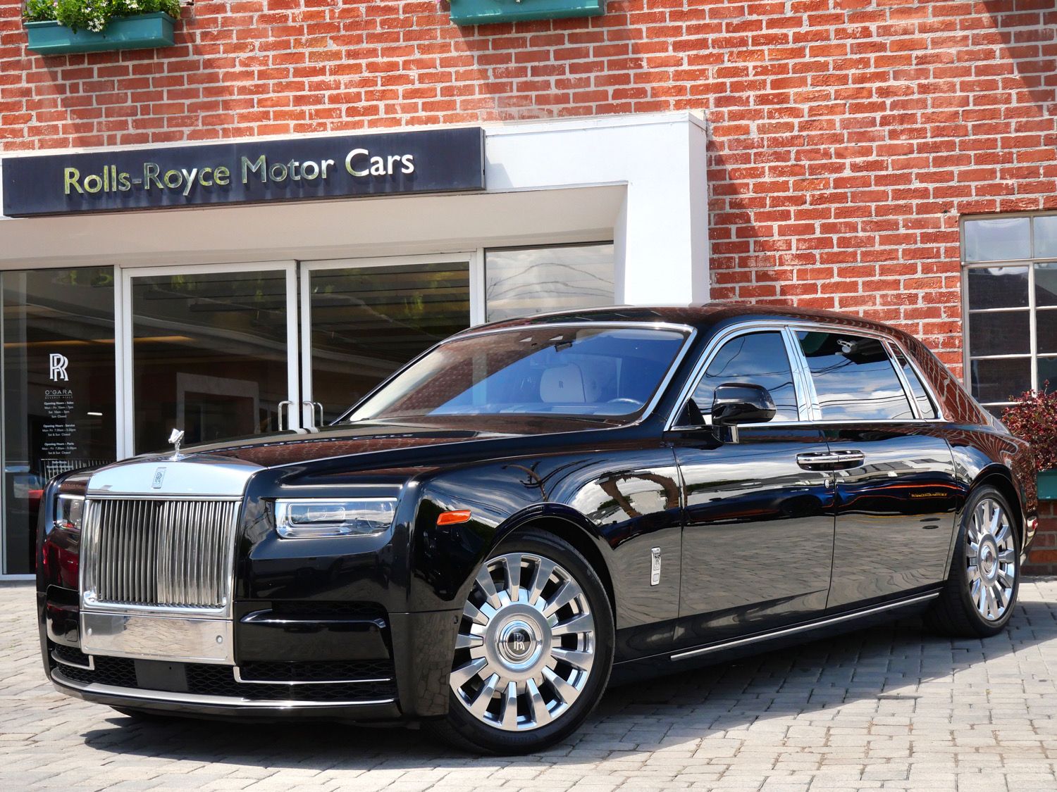 2024 Rolls-Royce Phantom Sedan 