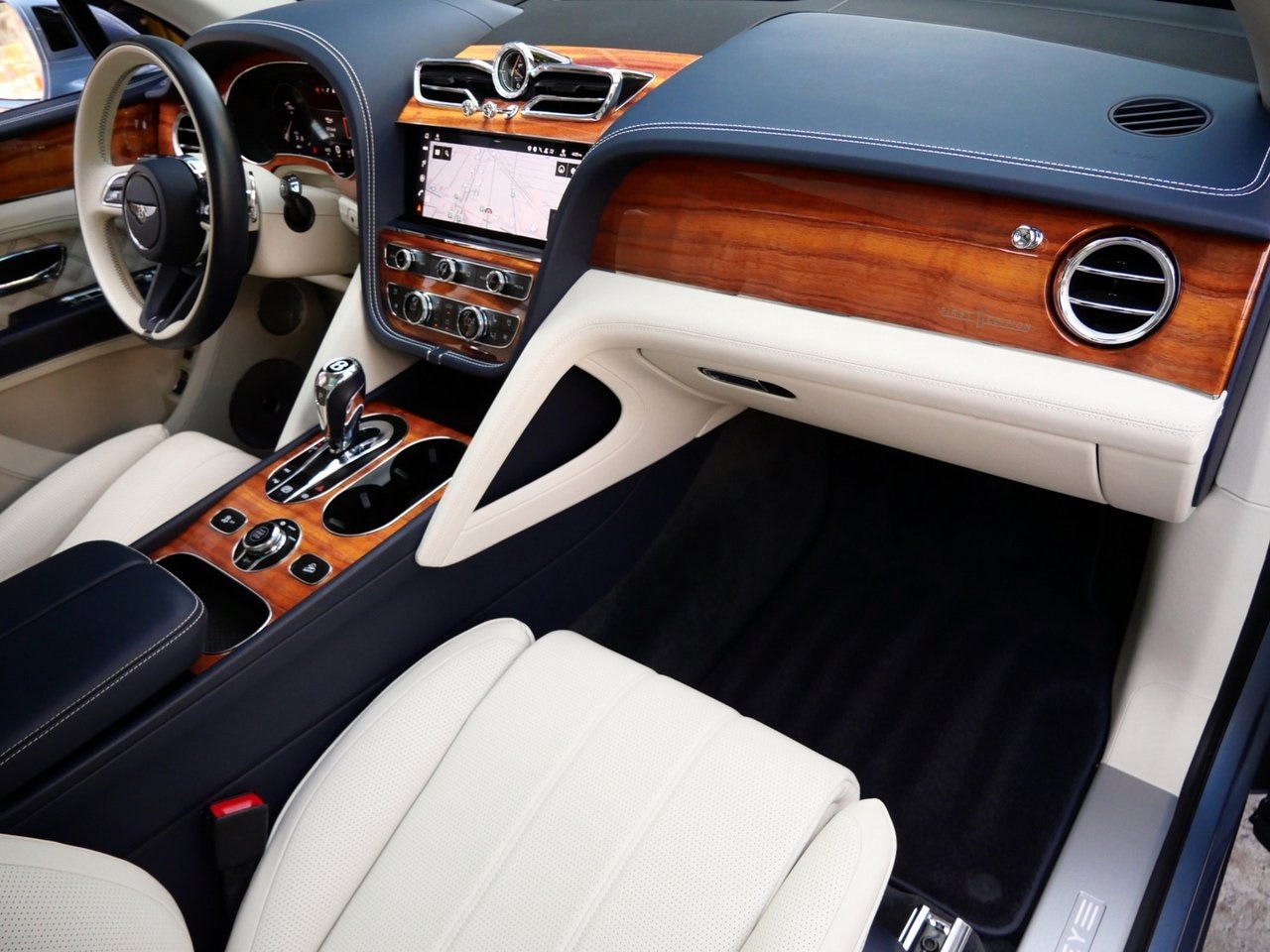 Certified 2022 Bentley Bentayga Base with VIN SJAAM2ZV3NC039899 for sale in Beverly Hills, CA