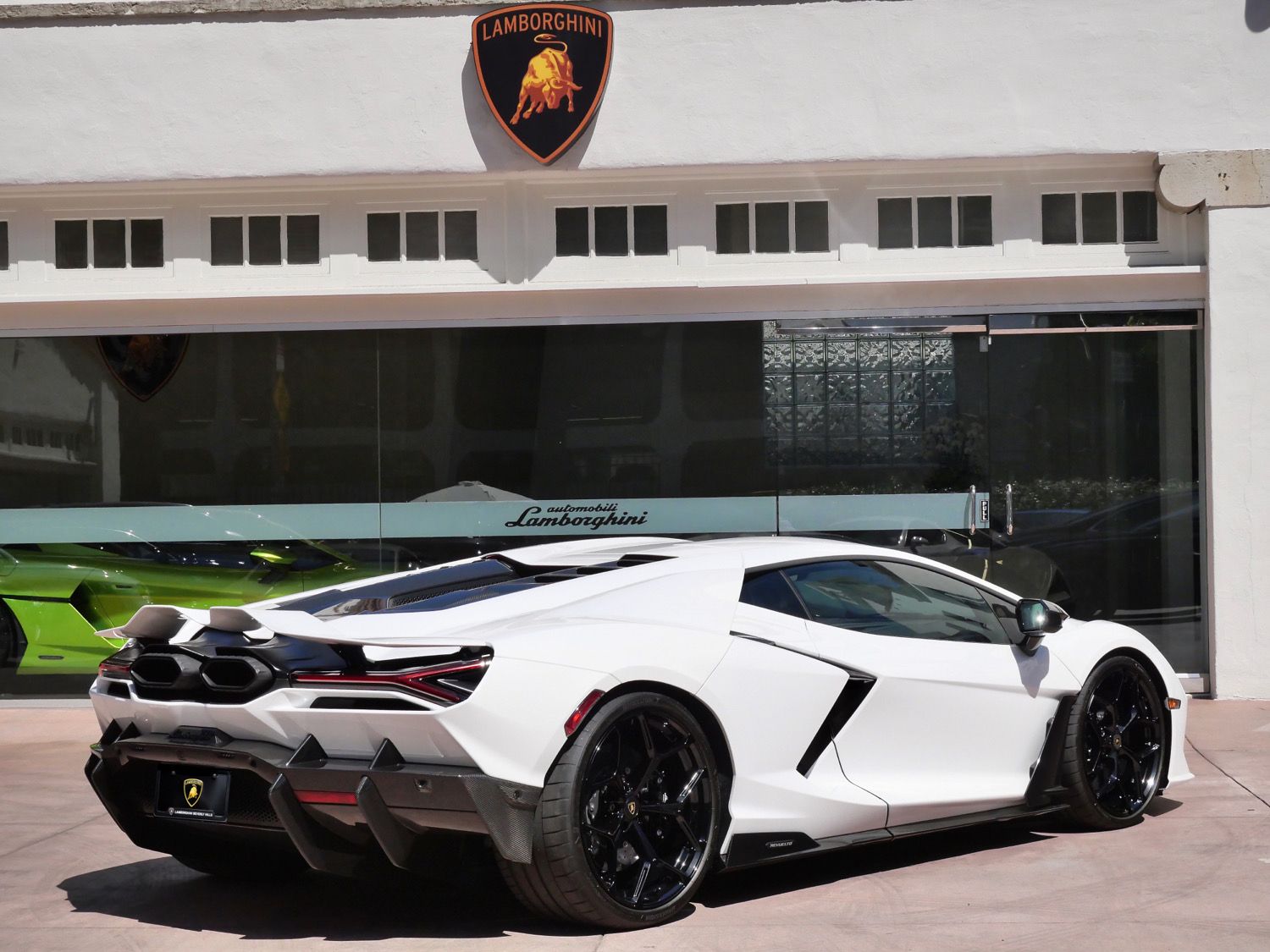 2024 Lamborghini Revuelto photo 2