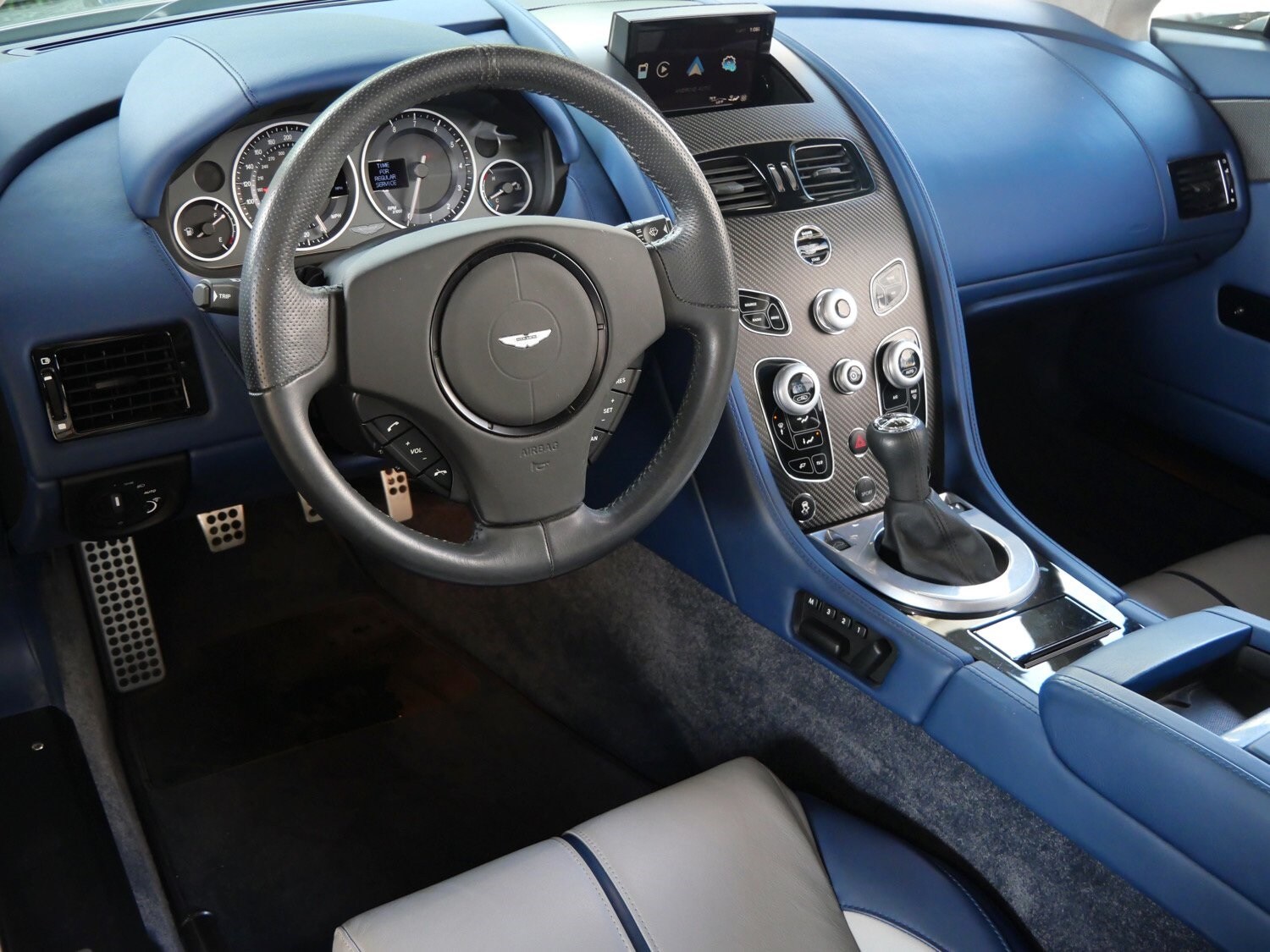 2017 Aston Martin V12 Vantage S photo 3