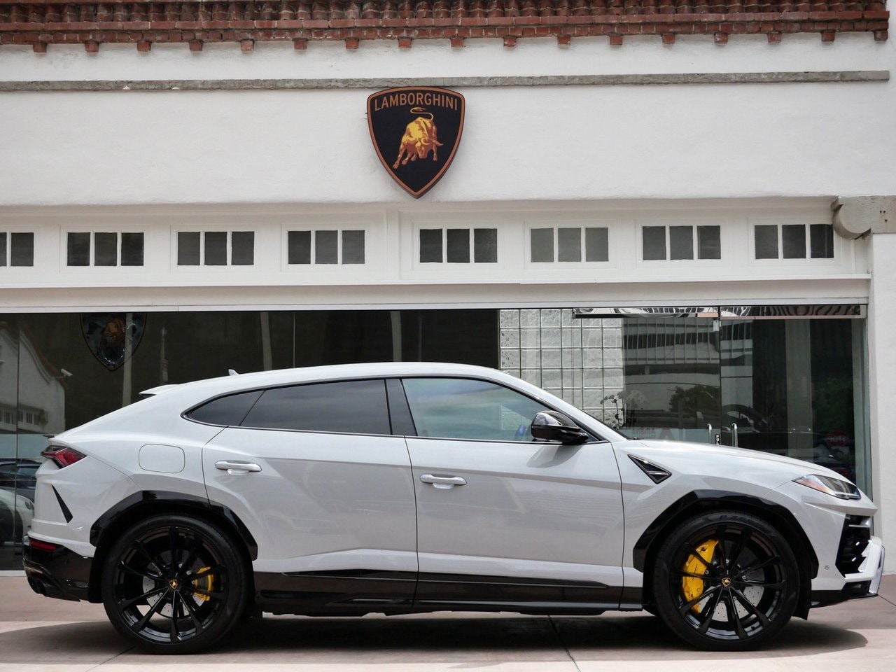 Certified 2022 Lamborghini Urus Base with VIN ZPBUA1ZL0NLA22645 for sale in Beverly Hills, CA